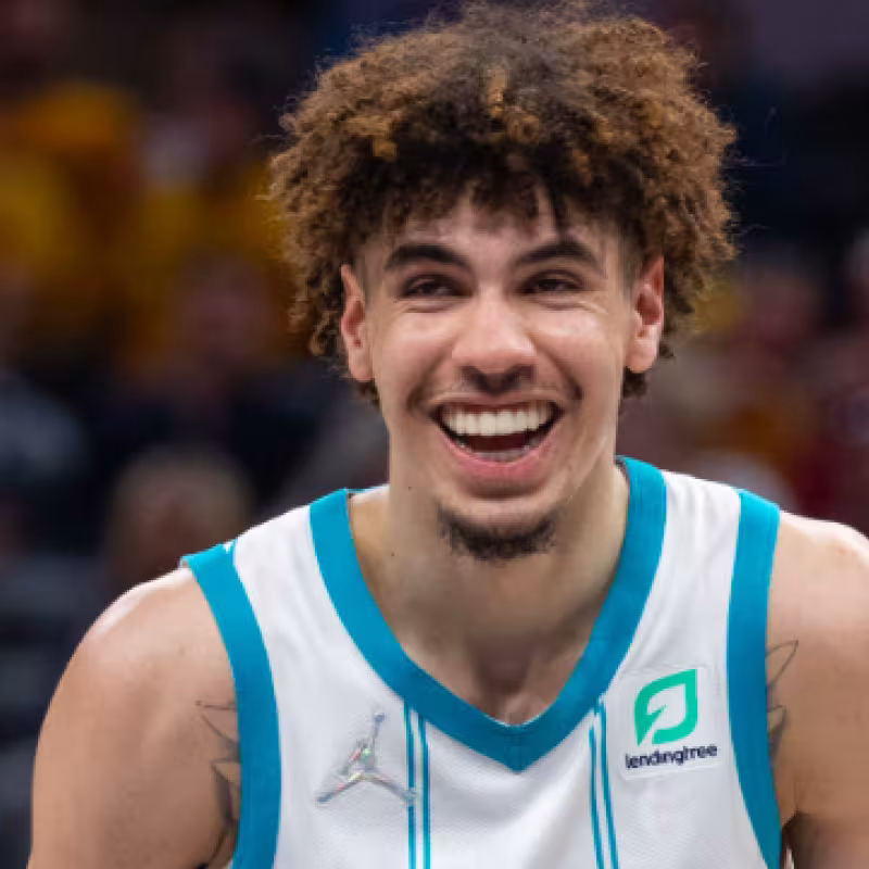 LaMelo Ball, estrella de Charlotte Hornets.