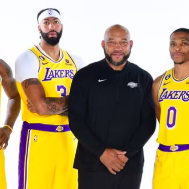 Los Angeles Lakers 2022/23 no arrancan. 