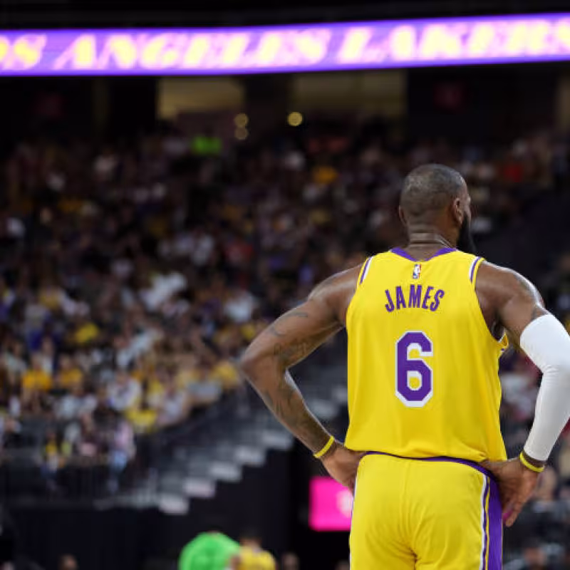 Lebron James, preocupación en Lakers. Foto: gettyimages