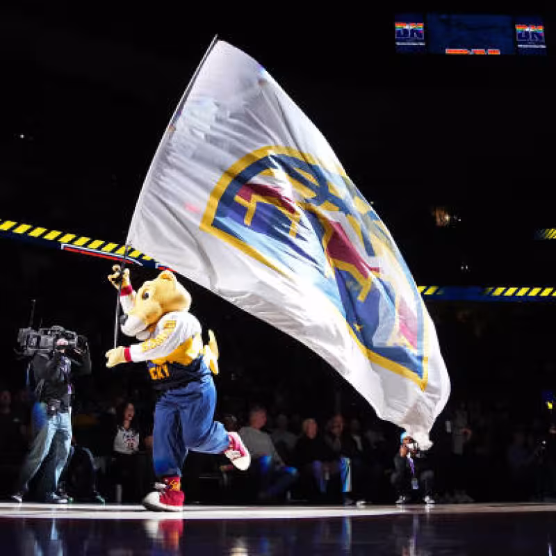 Salario mascota NBA mejor que jugadoras WNBA. Foto: gettyimages