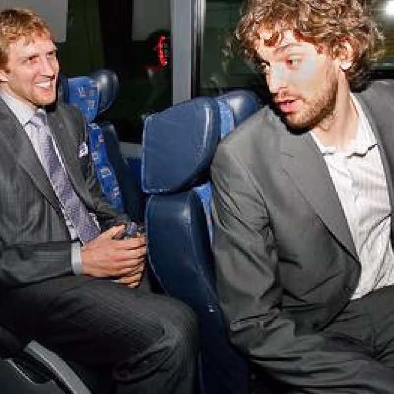 Dirk Nowitzki y Pau Gasol, dos de los mejores jugadores internacionales de la historia