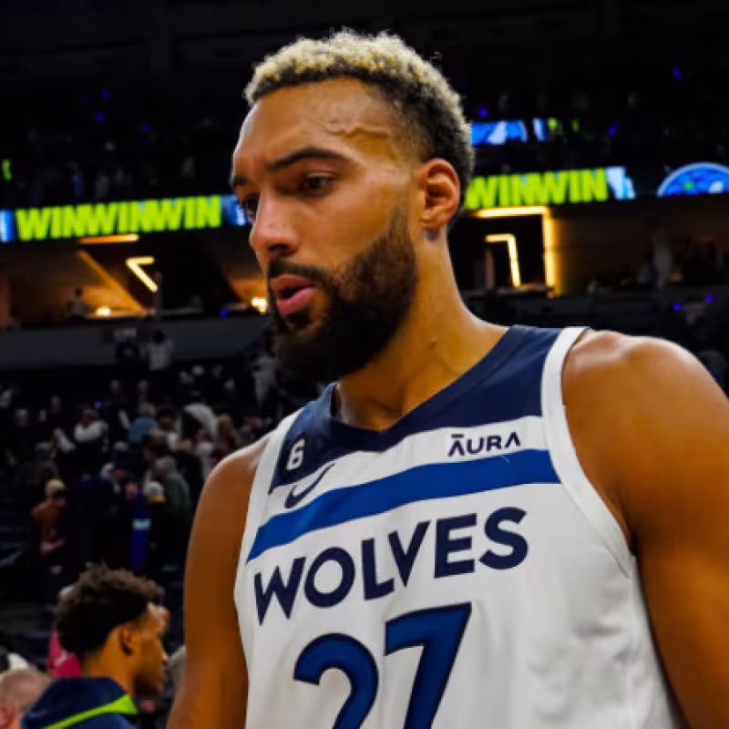 Rudy Gobert no está teniendo un buen inicio de campaña con Minnesota Timberwolves. 