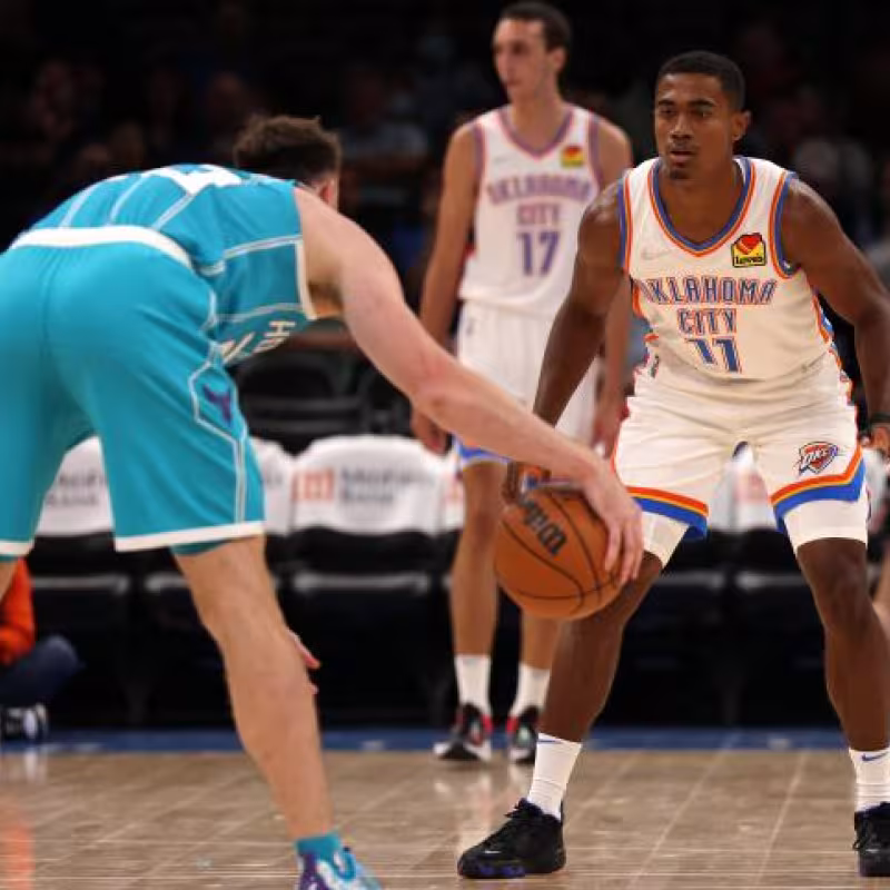 Theo Maledon firma un contrato two-way con los Charlotte Hornets