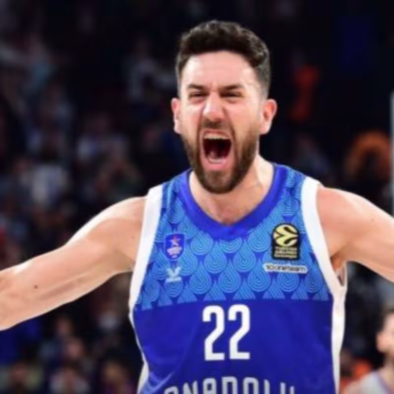 Vasilije Micic no termina de dar el salto a la NBA.
