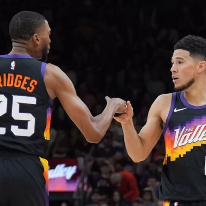 Devin Booker, estrella de Phoenix Suns.