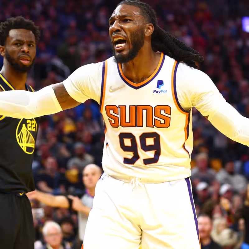 Jae Crowder protestando una jugada