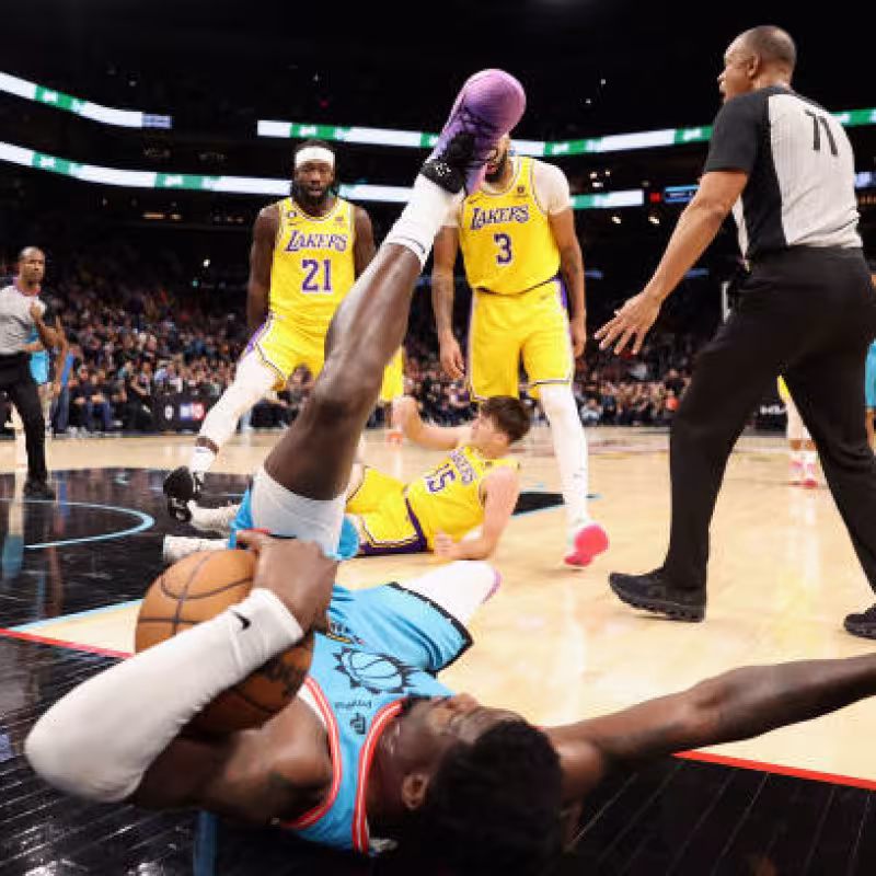 Empujon Beverley a Ayton. Foto: gettyimages