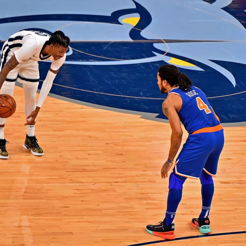 Ja Morant, defendido por Derrick Rose