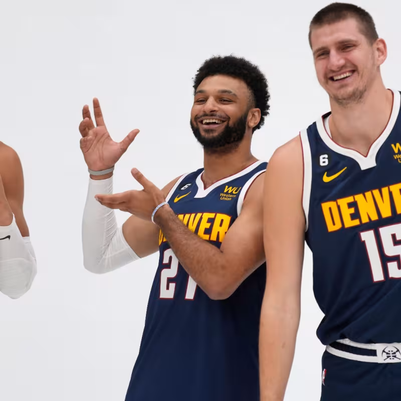 Aaron Gordon, Jamal Murray y Nikola Jokic