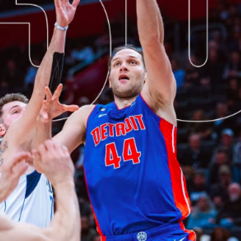 Bojan Bogdanovic anotó 30 puntos ante los Mavs. 