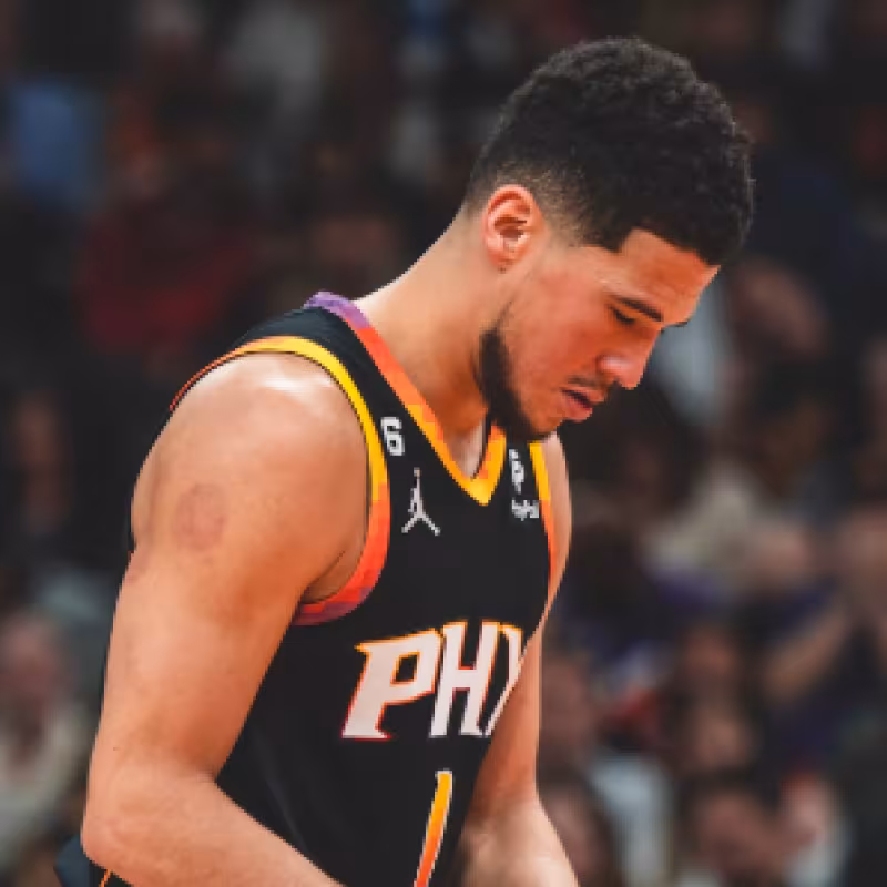 Devin Booker, estrella de Phoenix Suns.