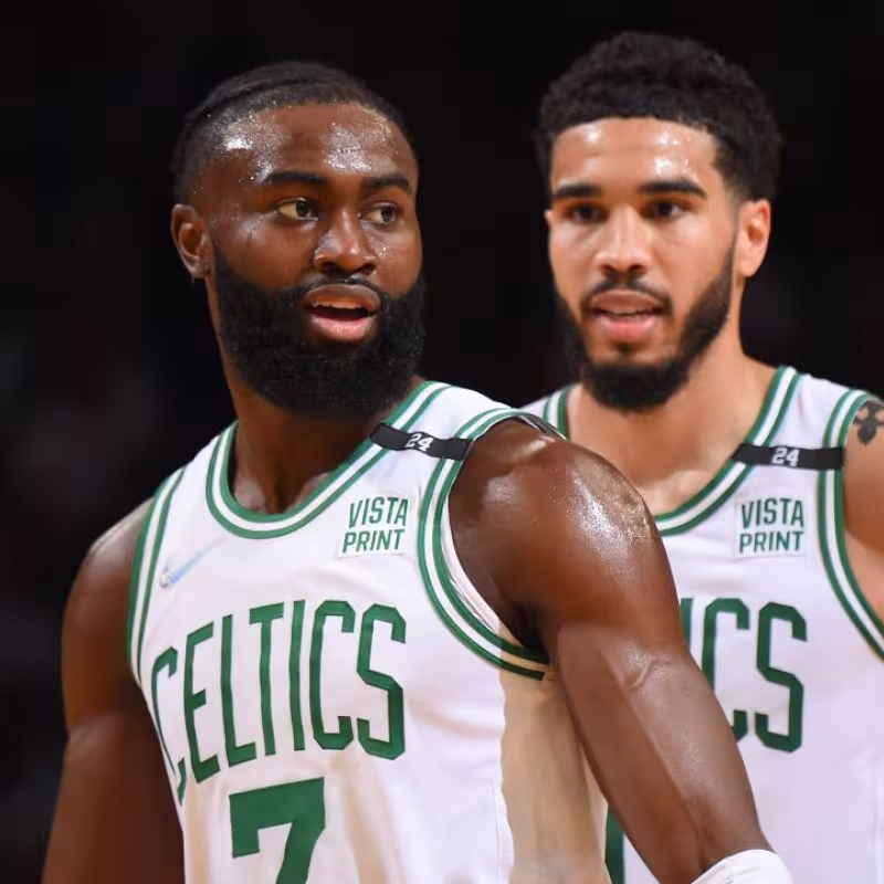 Jaylen Brown y Jayson Tatum