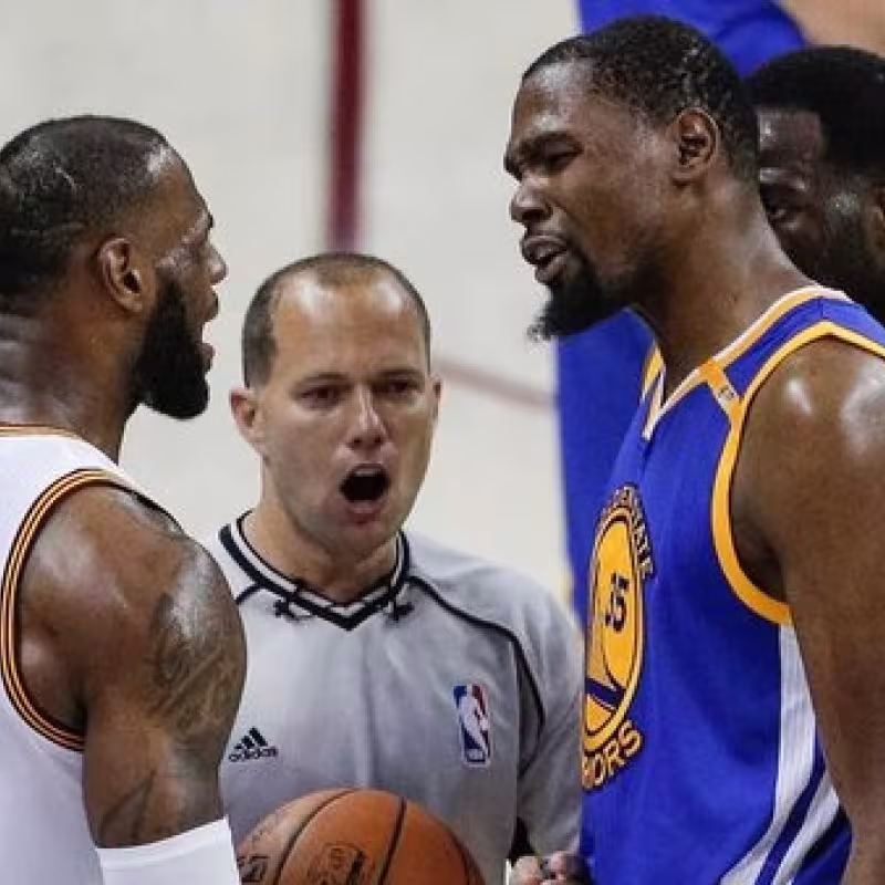 LeBron James y Kevin Durant, estrellas de la NBA.