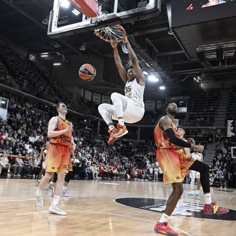El Valencia se impone al ASVEL por 79 a 83