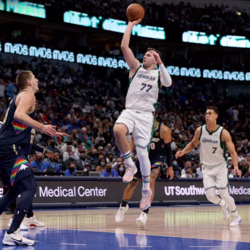 Doncic y Jokic, mejores jugadores NBA 2022. Foto: gettyimages