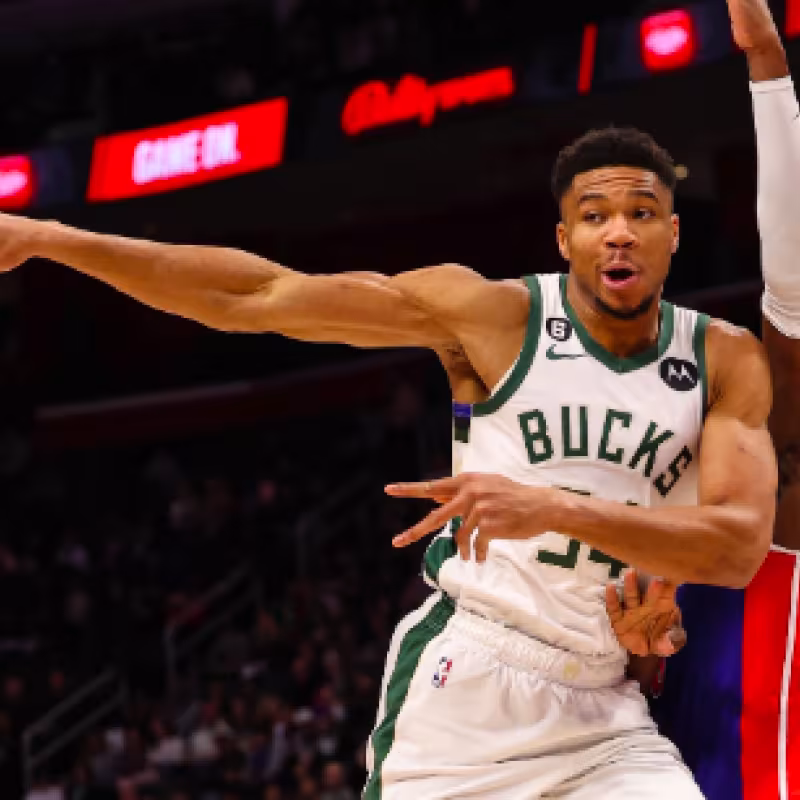 Giannis Antetokounmpo, estrella de Milwaukee Bucks. 