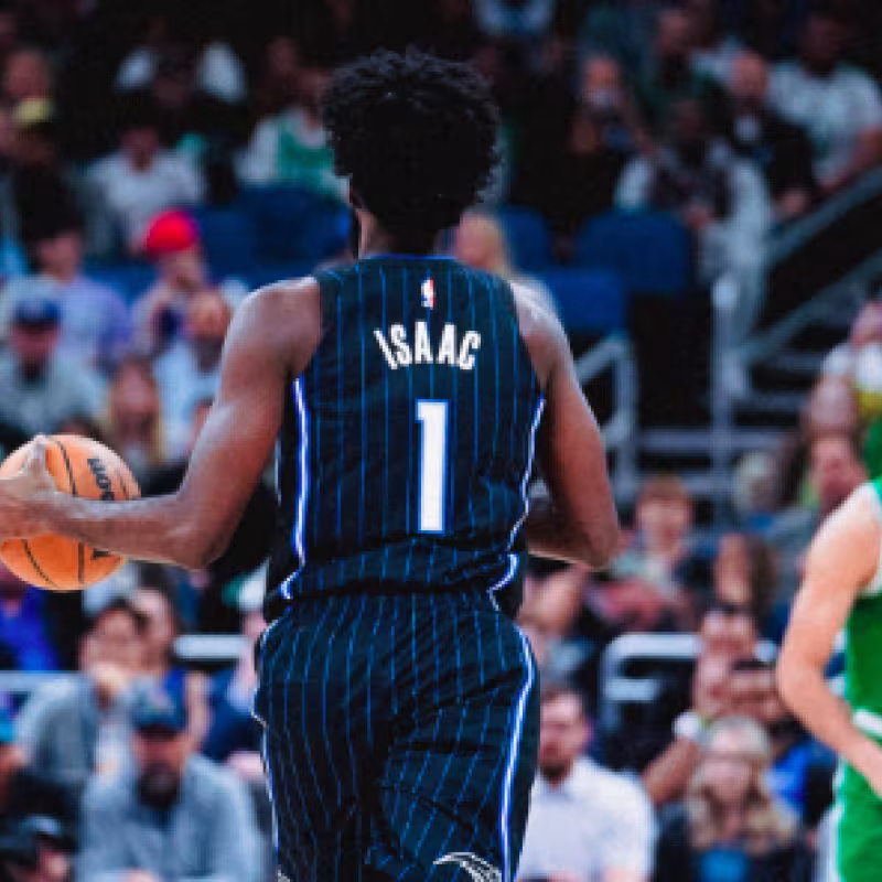 Jonathan Isaac, con la camiseta de Orlando Magic. 
