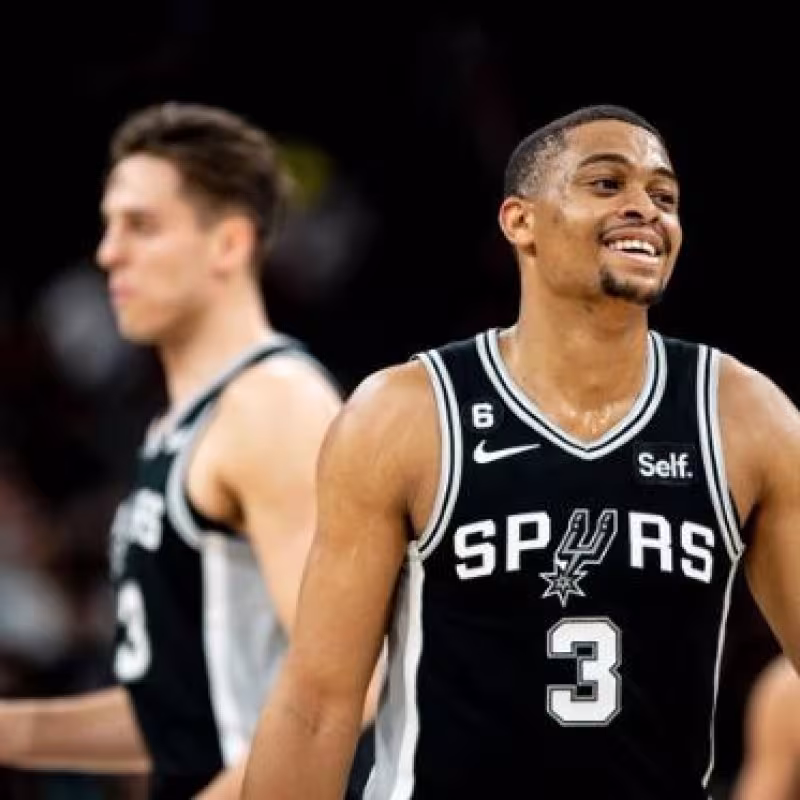 Los Spurs ganaron a los Nets.