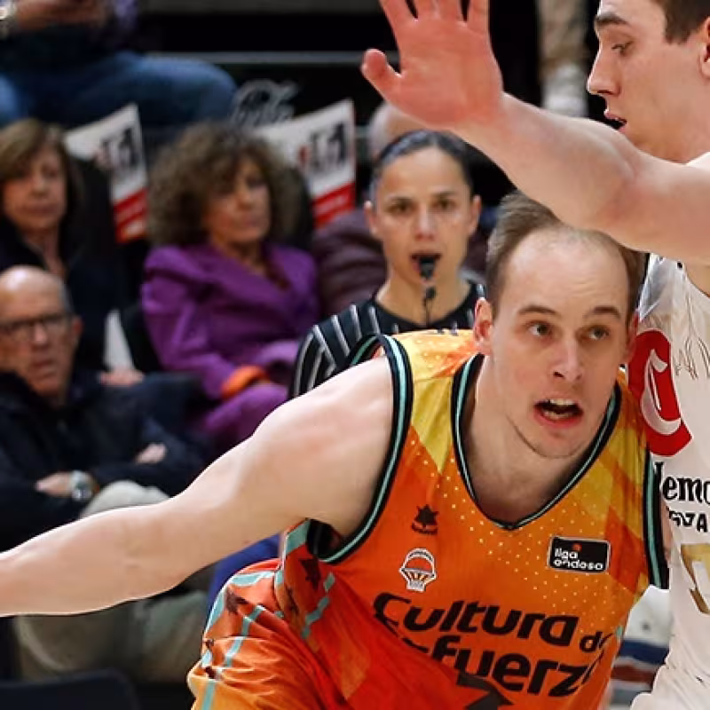El Valencia vence al Zaragoza.