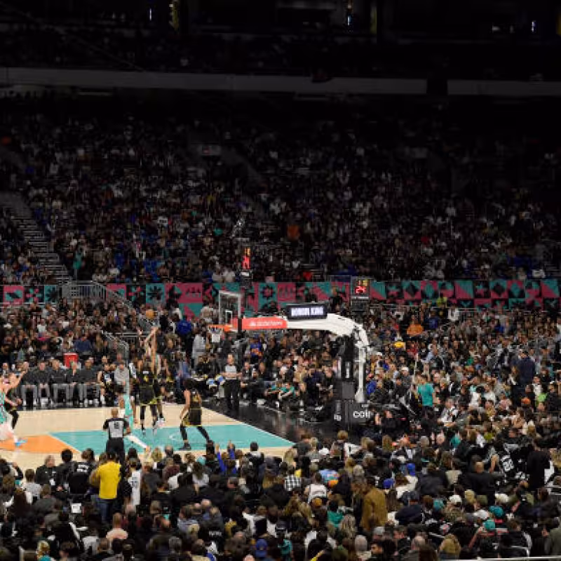 Golden State Warriors, ganan con récord de asistencia. Foto: gettyimages
