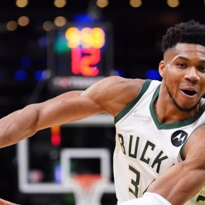Giannis Antetokounmpo, estrella de Milwaukee Bucks.