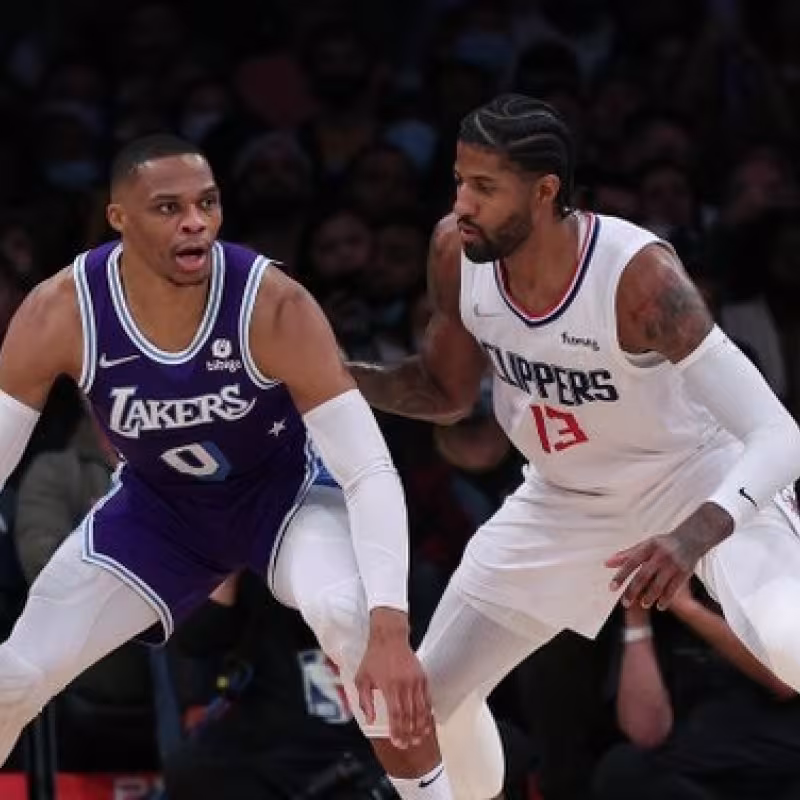 Russell Westbrook y Paul George.