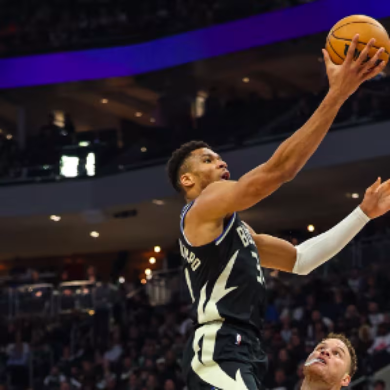 Giannis Antetokounmpo, estrella de Milwaukee Bucks. 