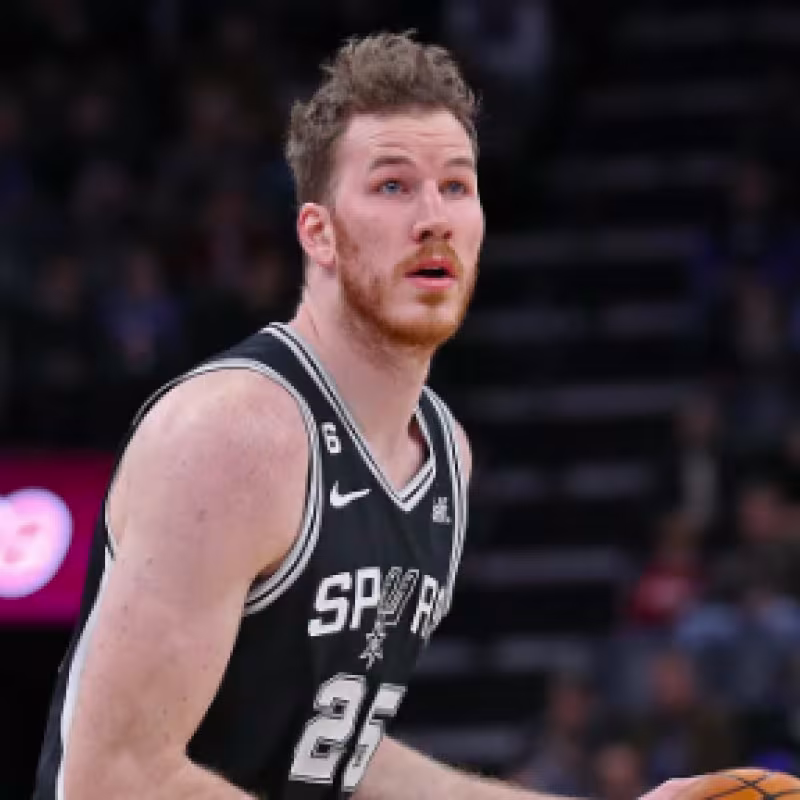 Jakob Poeltl, nuevo jugador de Toronto Raptors. 
