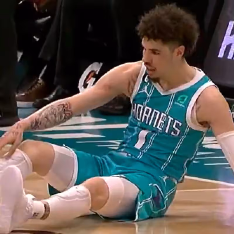 LaMelo Ball no volverá a jugar esta temporada. 