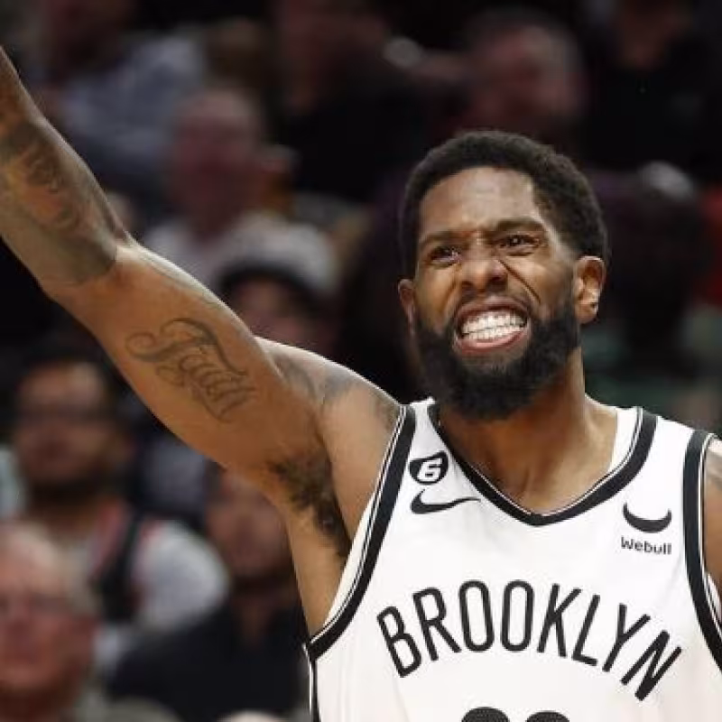 Royce O'Neal suena para Cleveland Cavaliers