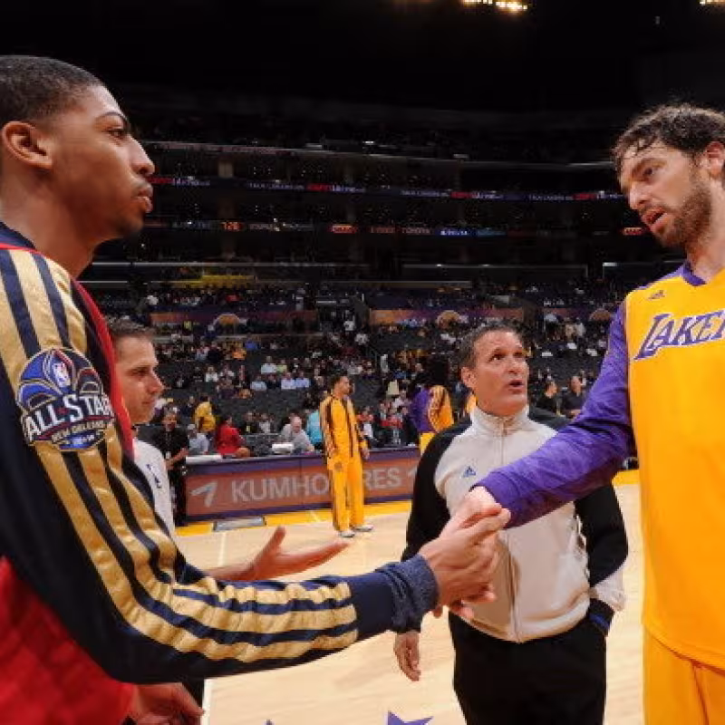 Anthony Davis y Pau Gasol