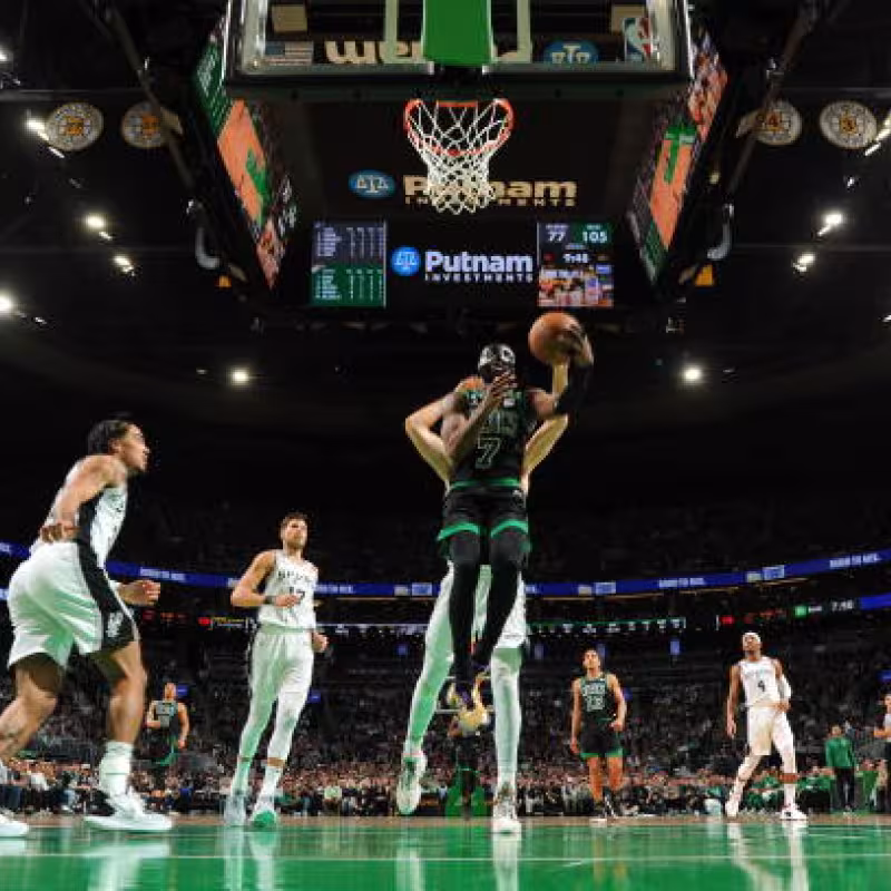 Boston Celtics y Milwaukee Bucks, lucha liderato NBA. Foto: gettyimages