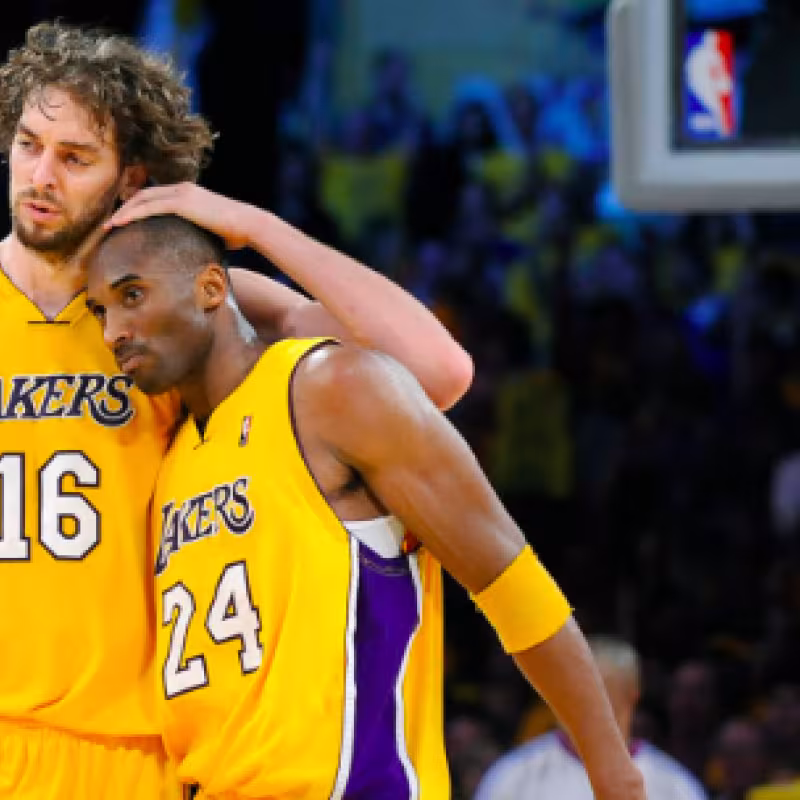 Pau Gasol y Kobe Bryant, compañeros y amigos en Los Angeles Lakers. 