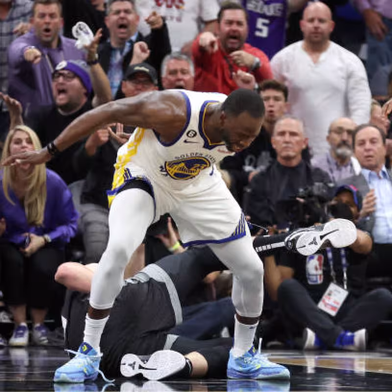 Draymond Green explica pisotón a Domanta Sabonis. Foto: gettyimages