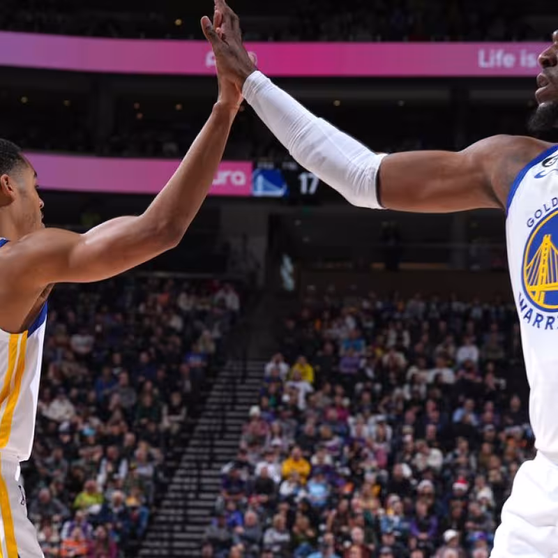 Jordan Poole y Kevon Looney