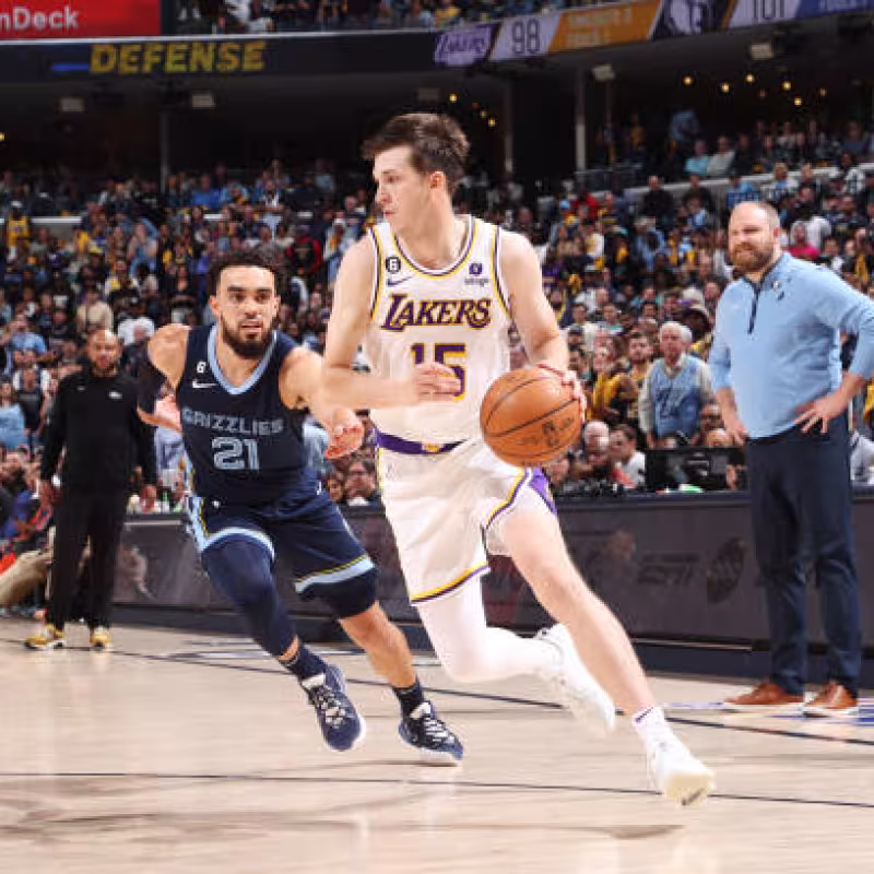 Reaves, Lakers ganan a Grizzlies. Foto: gettyimages
