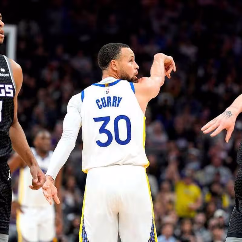 Imagen de un partido de la primera ronda de los playoffs 2023 entre los Golden State Warriors y los Sacramento Kings