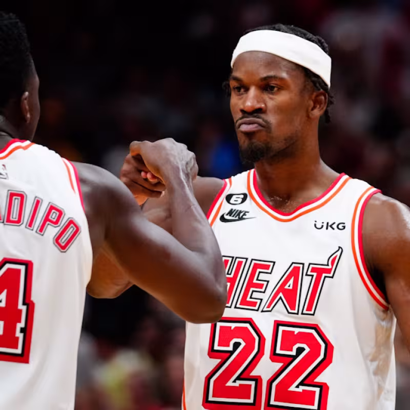 Victor Oladipo y Jimmy Butler