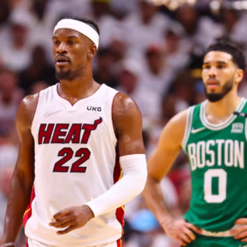 Butler y Tatum, estrellas de Heat y Celtics. 