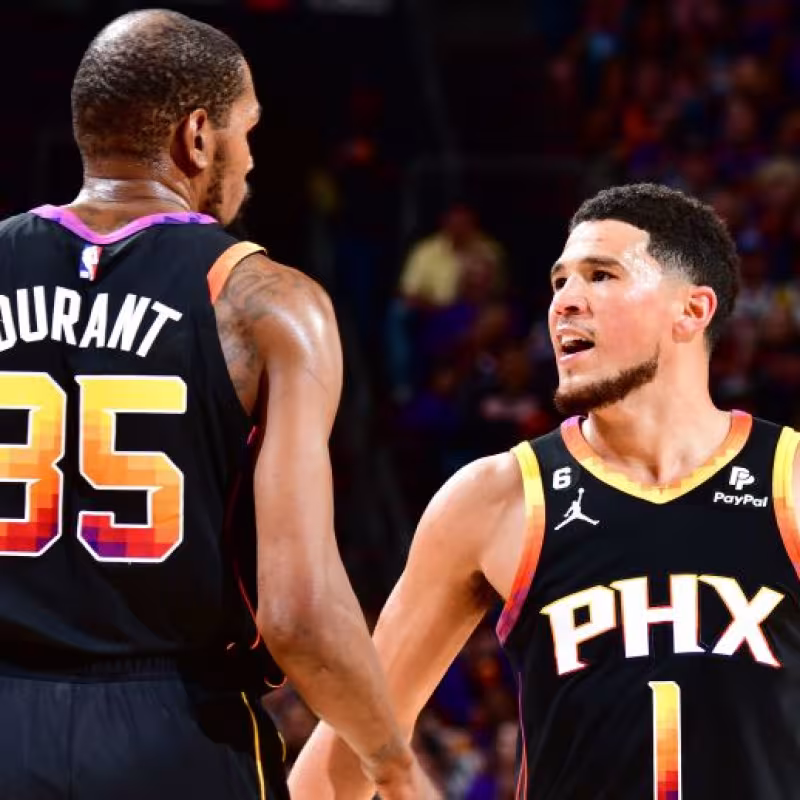 Kevin Durant y Devin Booker