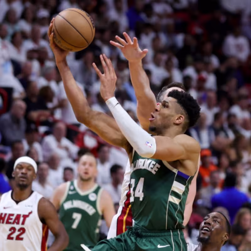 Giannis Antetokounmpo, en un partido contra los Miami Heat