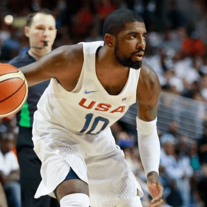 Kyrie Irving, jugando con Team USA
