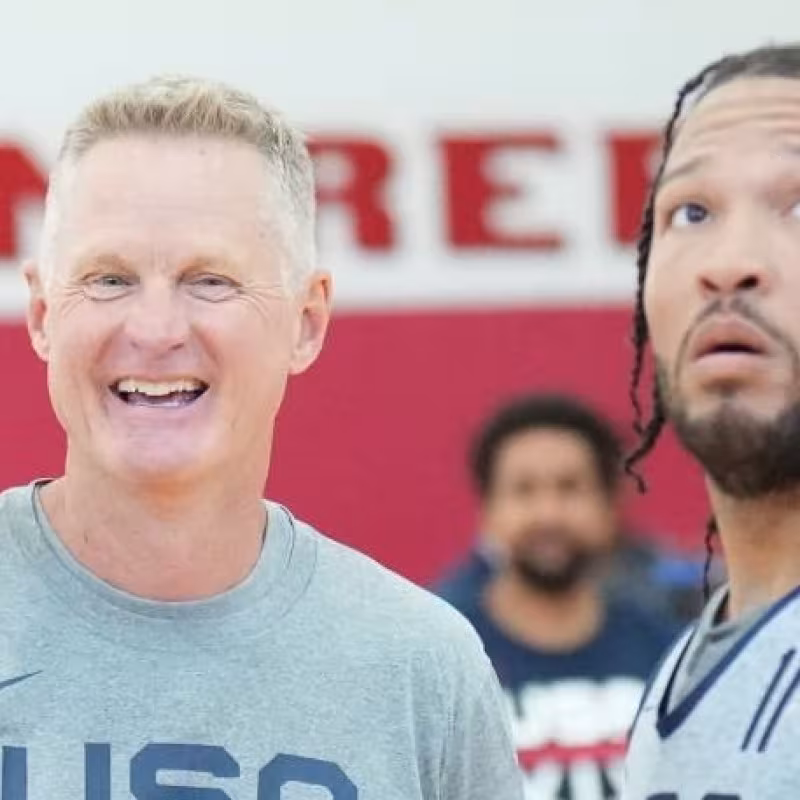 Steve Kerr y Jalen Brunson, seleccionador y jugador del Team USA.