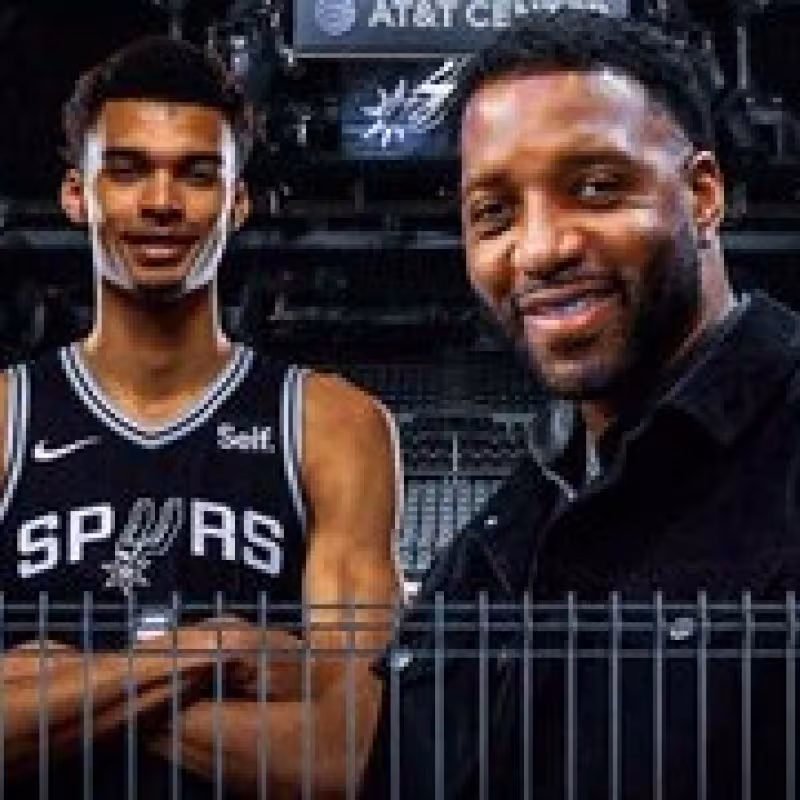 Tracy McGrady y Victor Wembanyama.