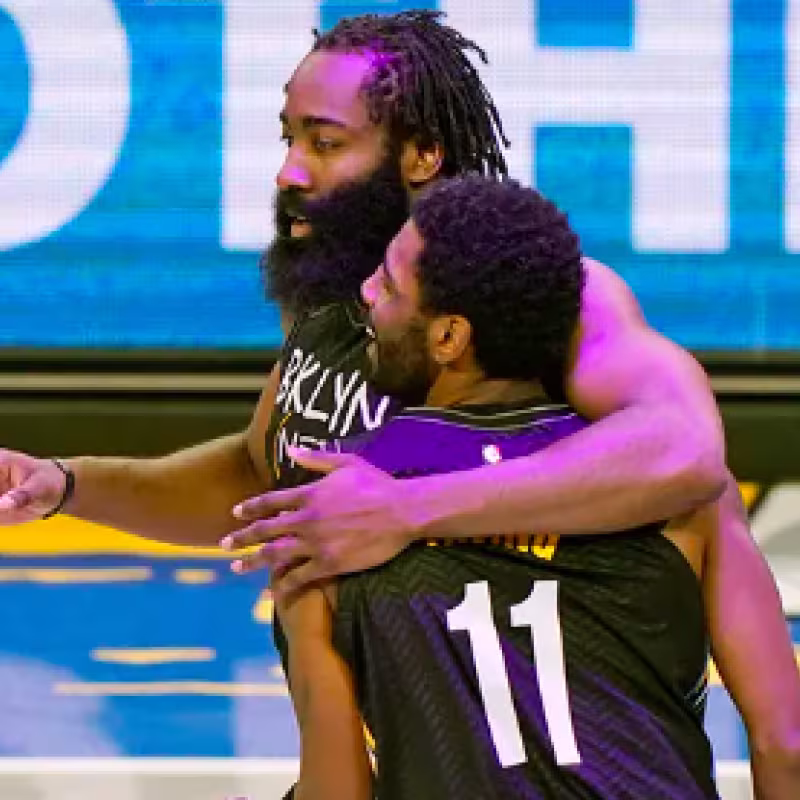 Woj, Irving y Harden: bonito trio. 