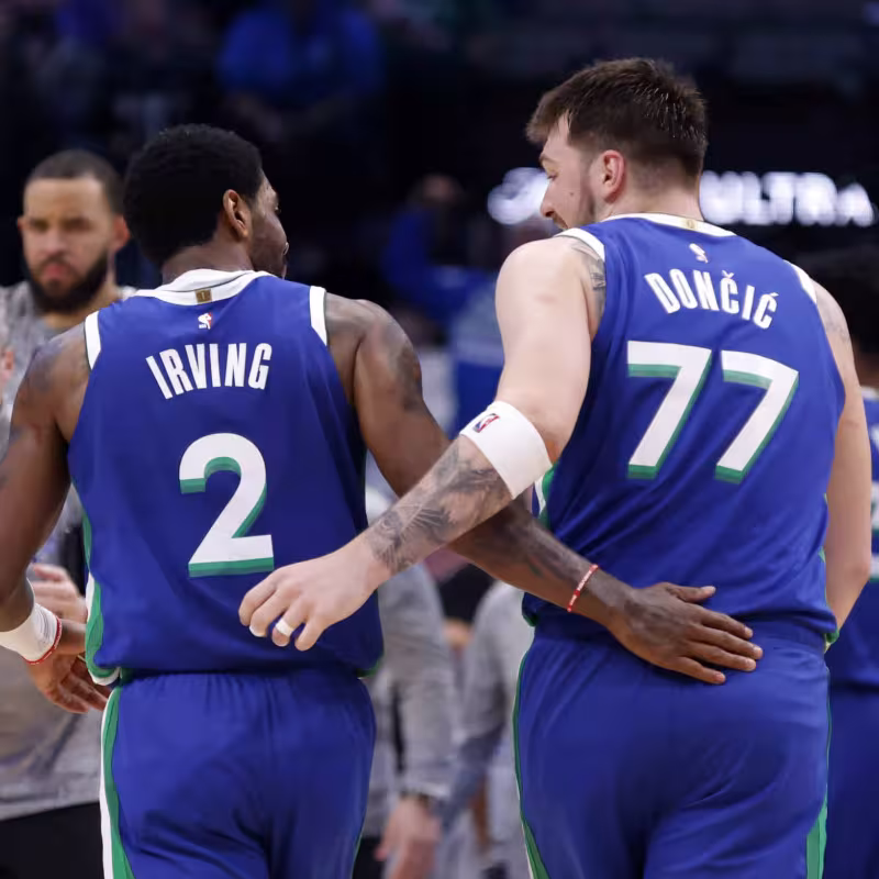 Kyrie Irving y Luka Doncic