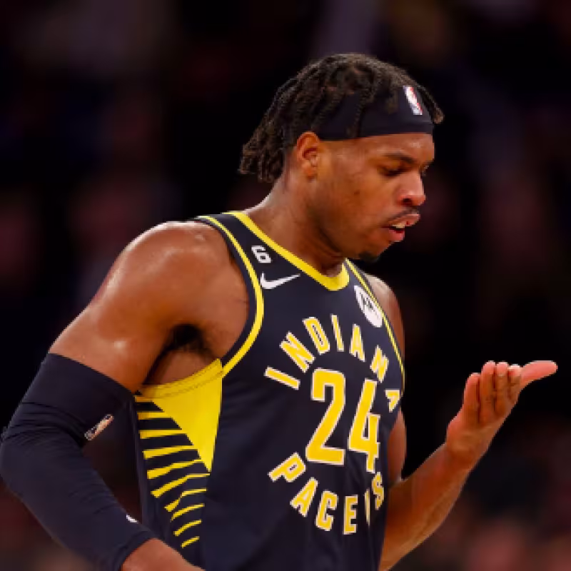 Buddy Hield suena para media NBA. 