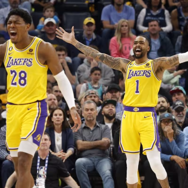 Rui Hachimura y D'Angelo Russell