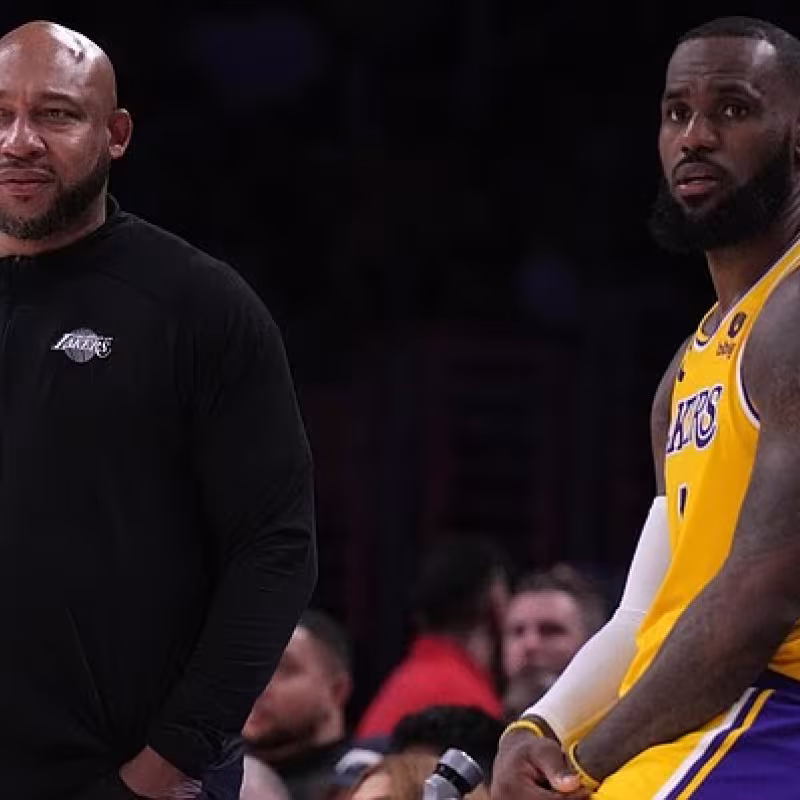 Darvin Ham y LeBron James