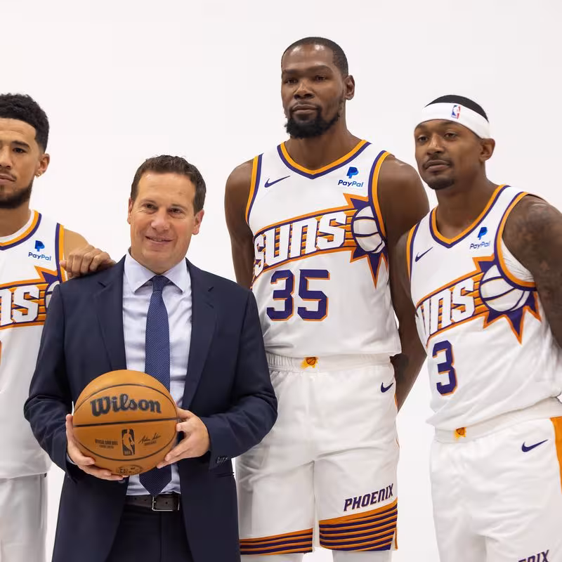 Devin Booker, Mat Ishbia, Kevin Durant y Bradley Beal
